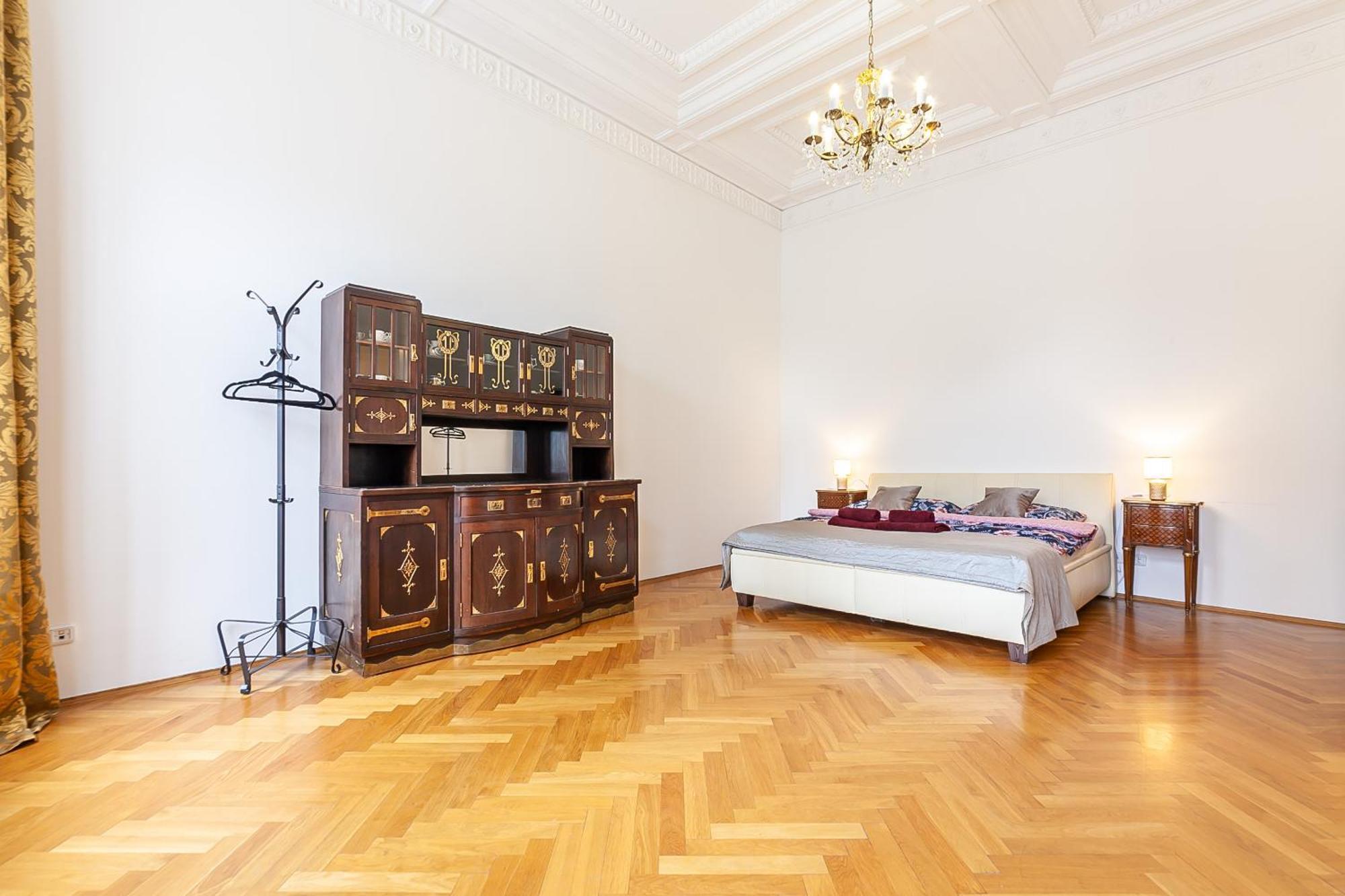 Royal Apartment By Charles Bridge View Of Saint Nicholas Church Praha Eksteriør bilde