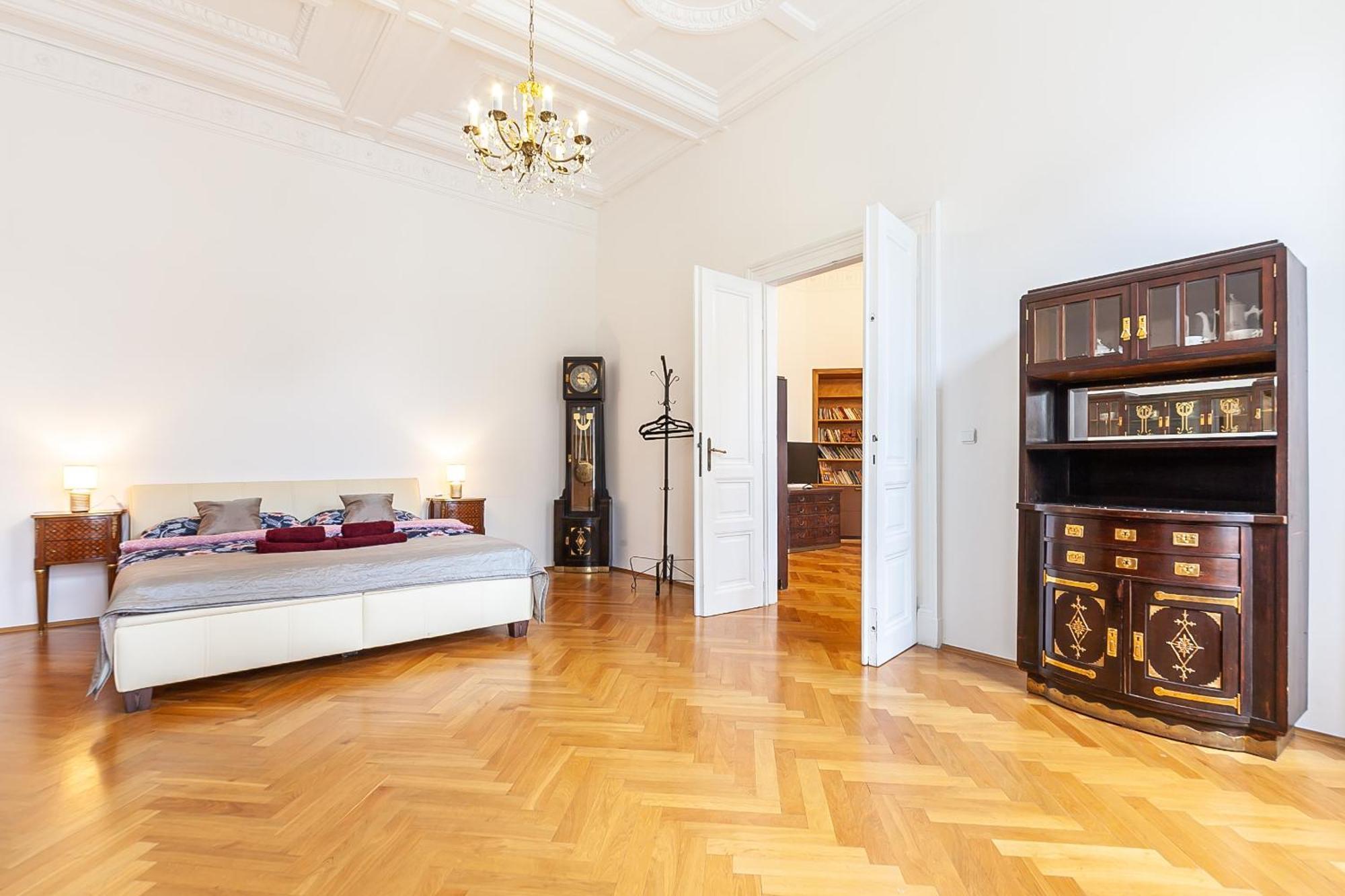 Royal Apartment By Charles Bridge View Of Saint Nicholas Church Praha Eksteriør bilde