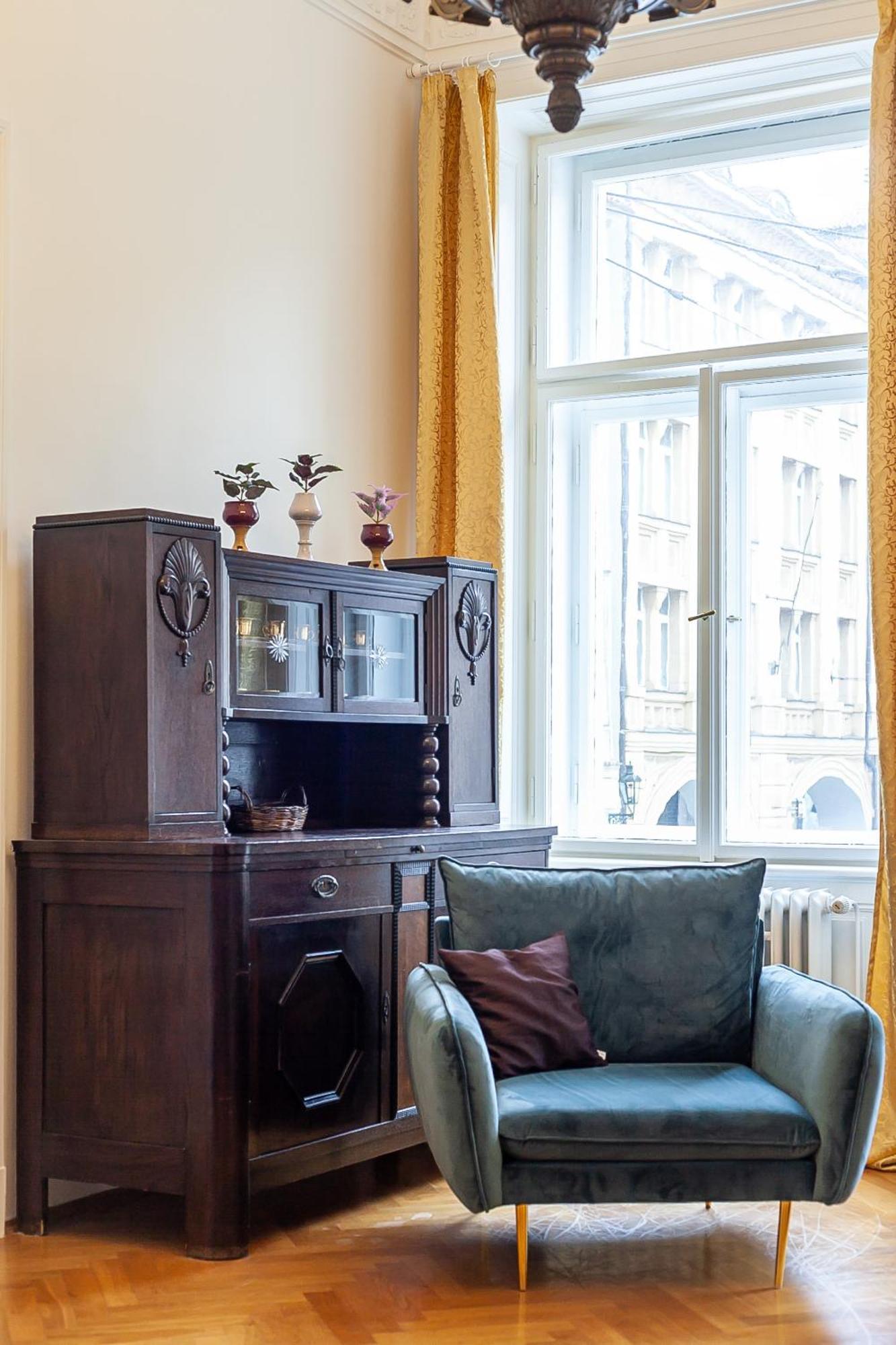 Royal Apartment By Charles Bridge View Of Saint Nicholas Church Praha Eksteriør bilde