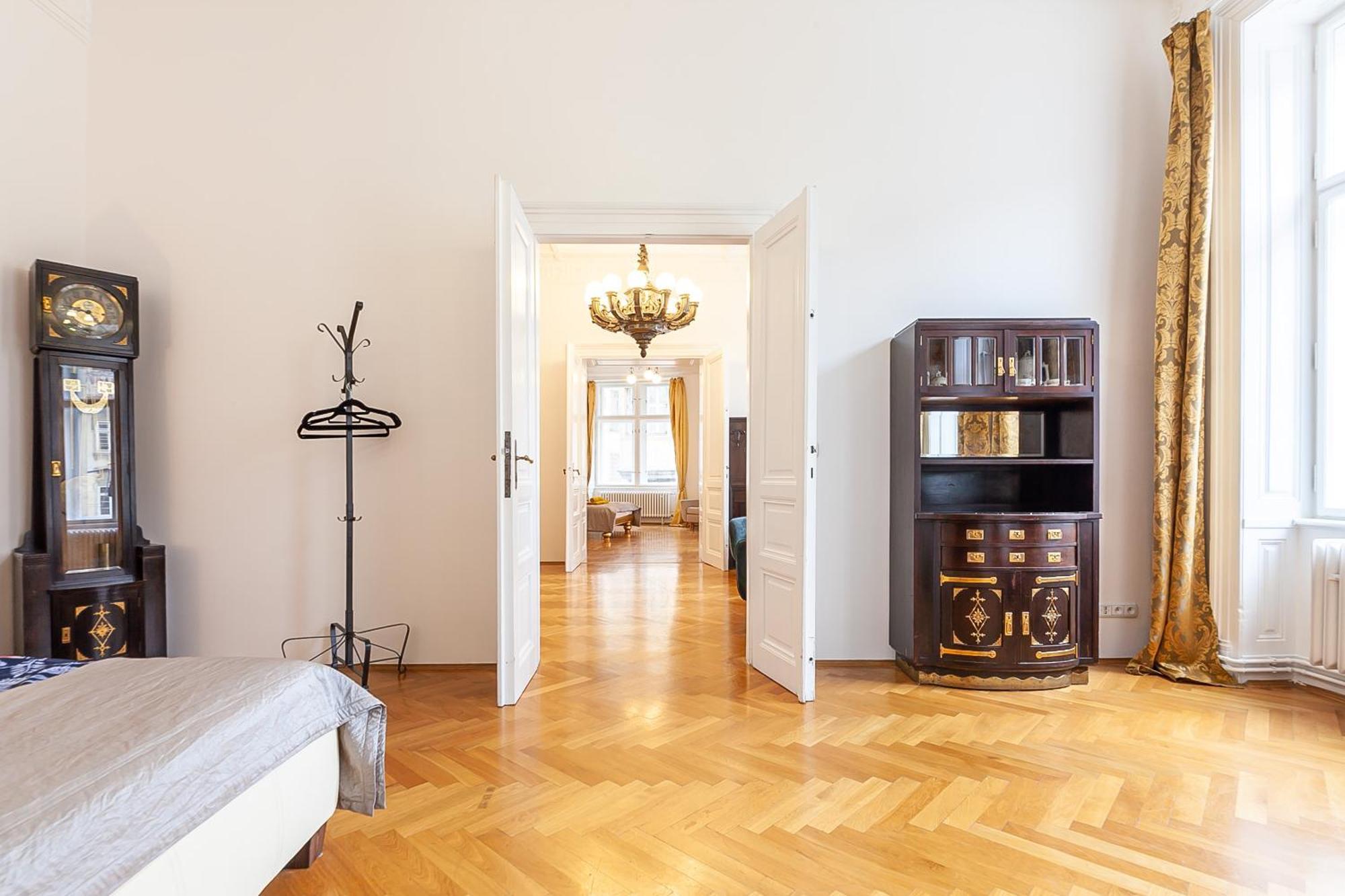 Royal Apartment By Charles Bridge View Of Saint Nicholas Church Praha Eksteriør bilde