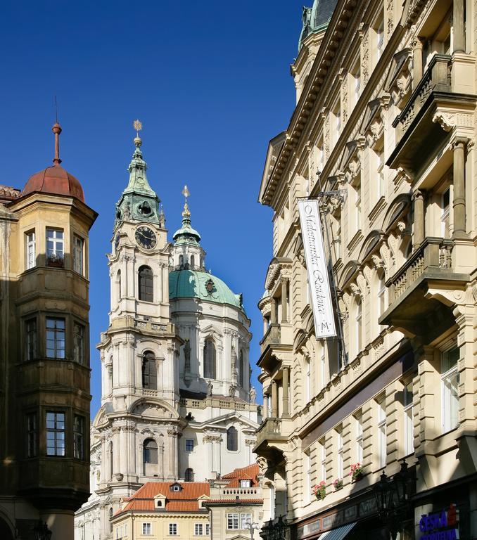 Royal Apartment By Charles Bridge View Of Saint Nicholas Church Praha Rom bilde